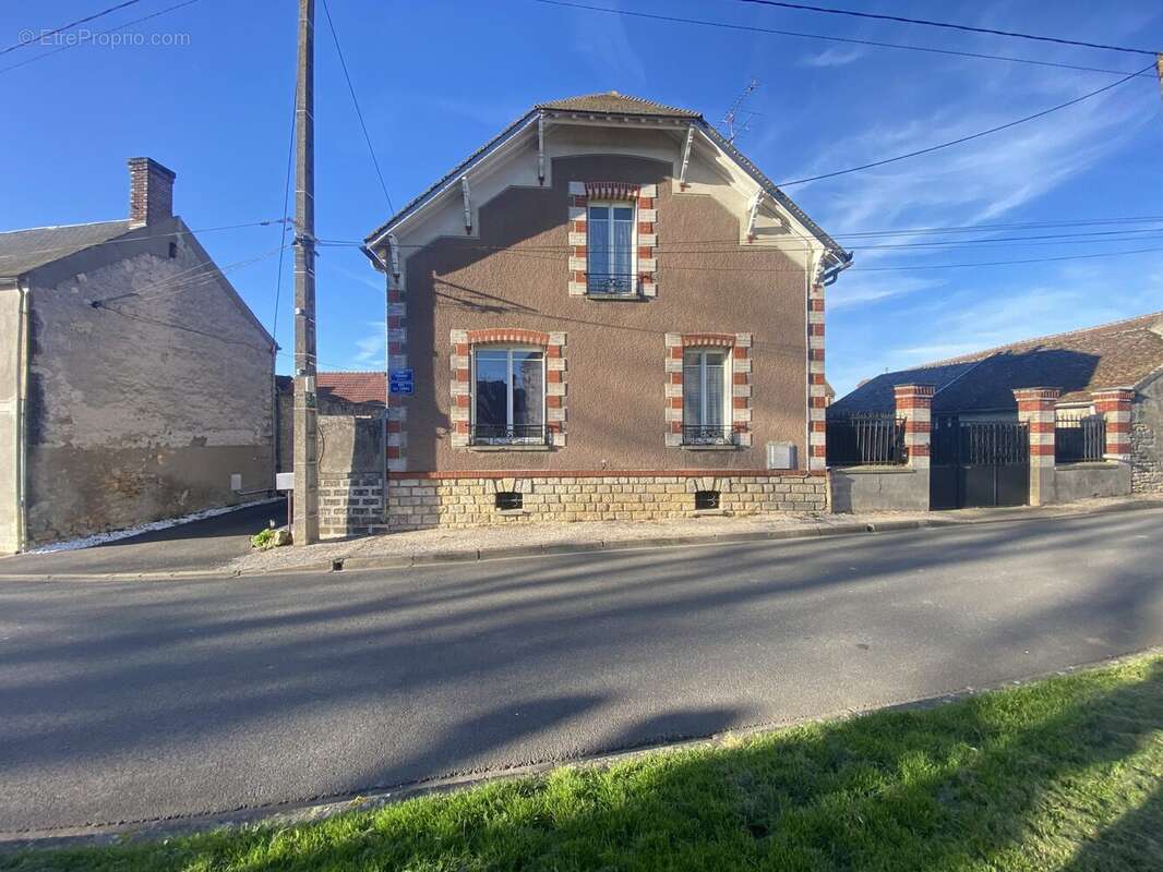 Maison à AUFFERVILLE