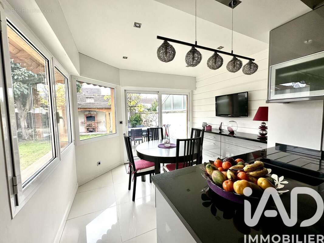 Photo 9 - Maison à HOUILLES