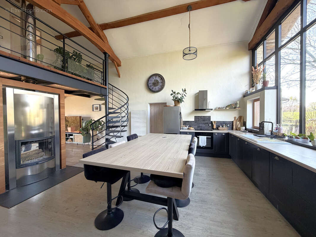 Maison à SAINT-JULIEN-SUR-VEYLE