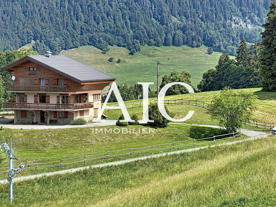 Belle opportunité Chalet aux beaux volumes et fort potentiel - photo 2