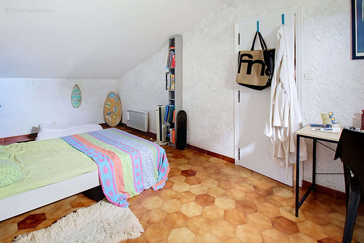 A VENDRE Maison 100 m² -  4 chambres - avec jardin - au coeur de Taradeau - photo 11