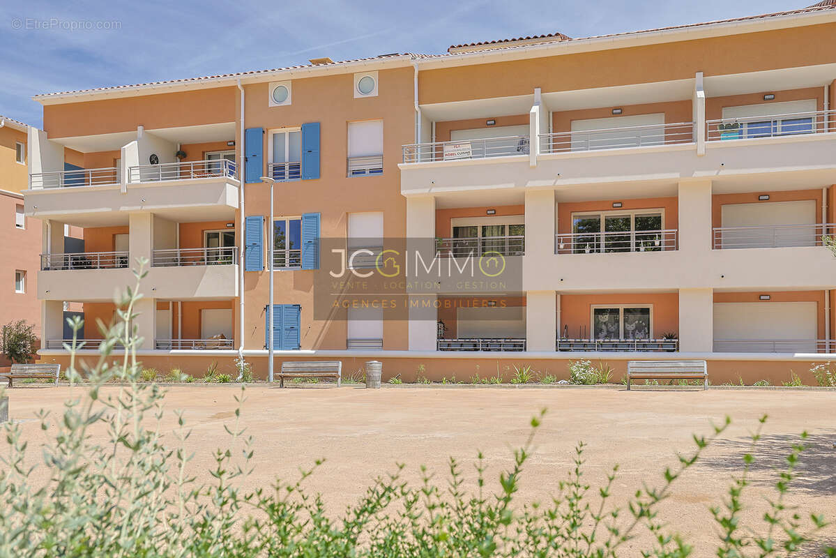 Appartement à SOLLIES-PONT