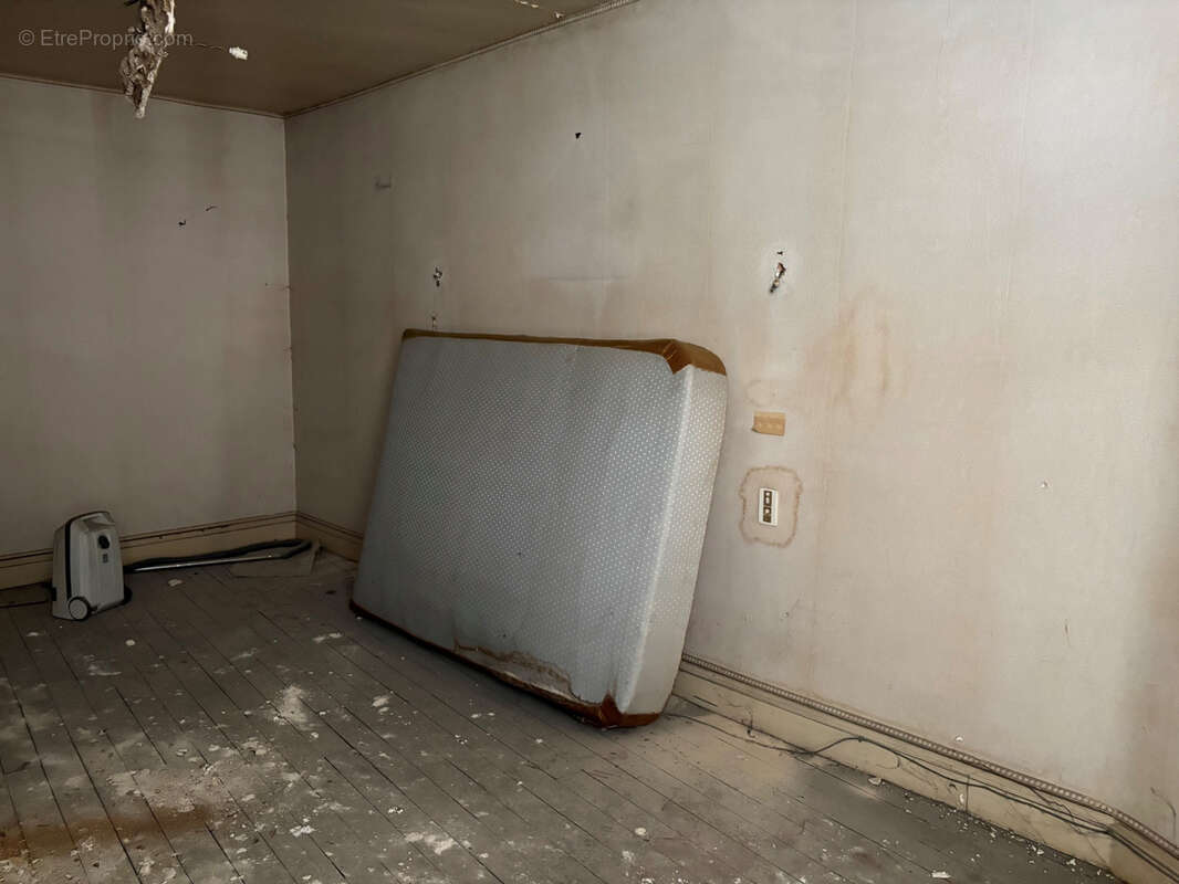 Appartement à SAINT-YRIEIX-LA-PERCHE