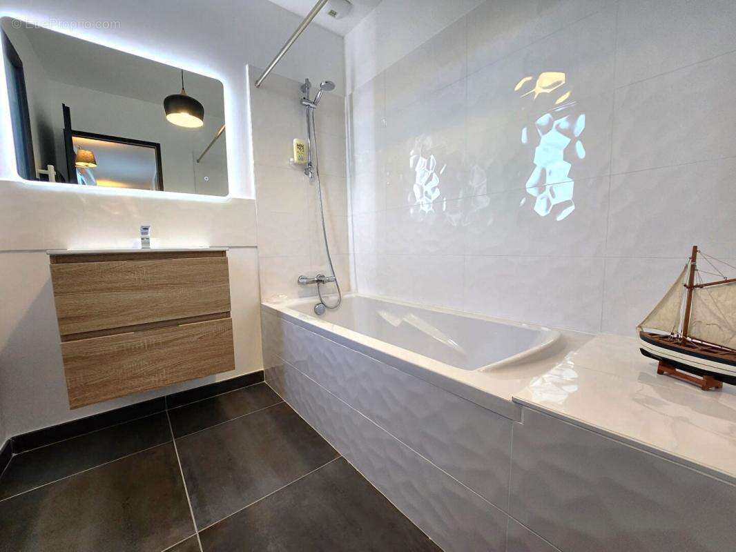 Maison à PLOUGOUMELEN