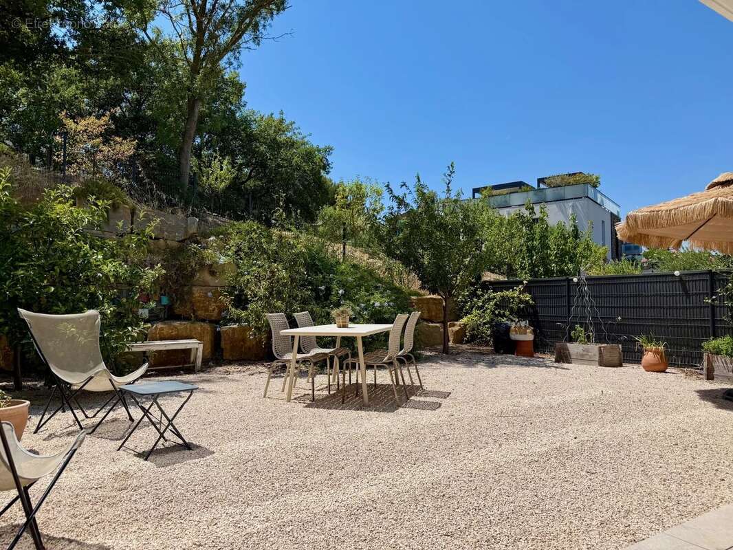 Appartement 59 m² à Saint-Cyr-Sur-Mer  - photo 3