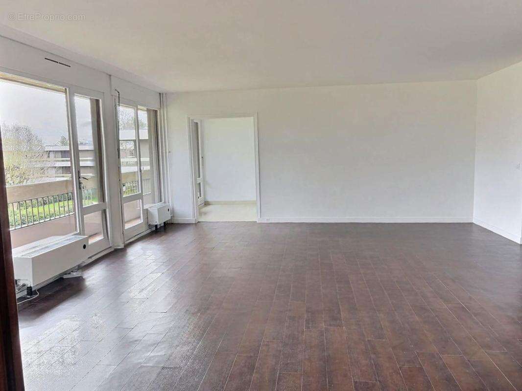 Appartement à NOISY-LE-ROI