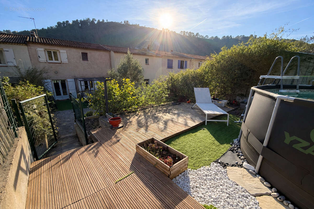 Maison à SOLLIES-TOUCAS