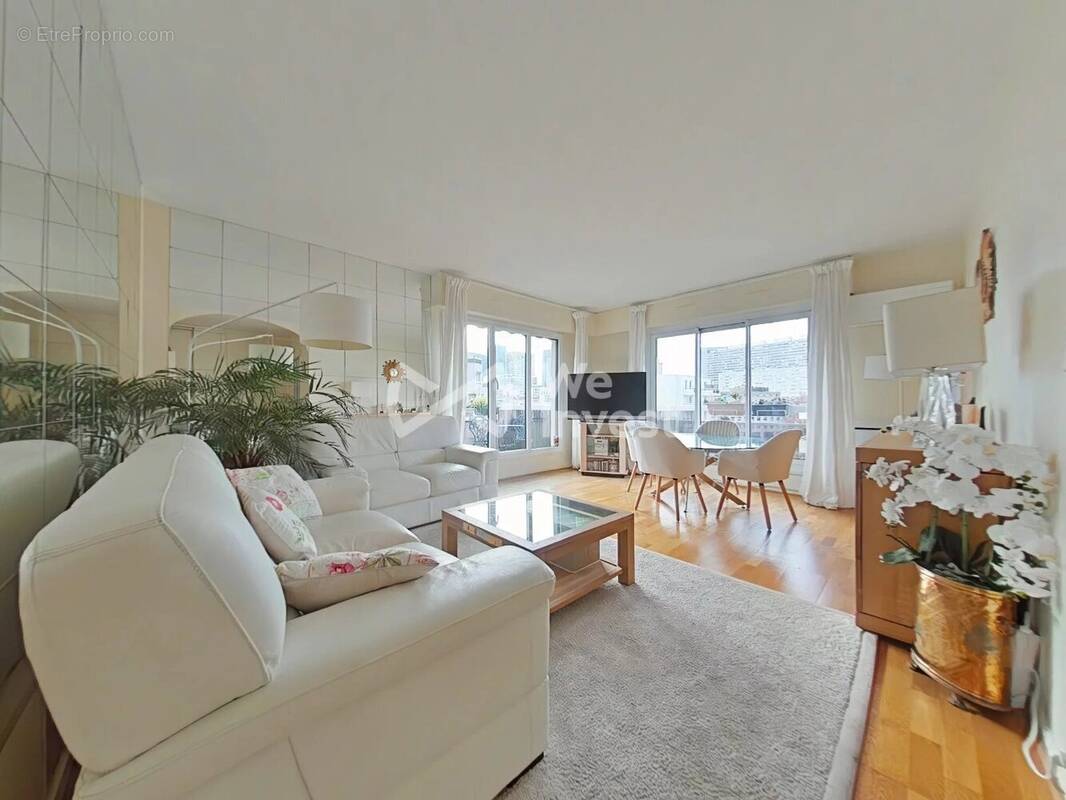 Appartement à COURBEVOIE