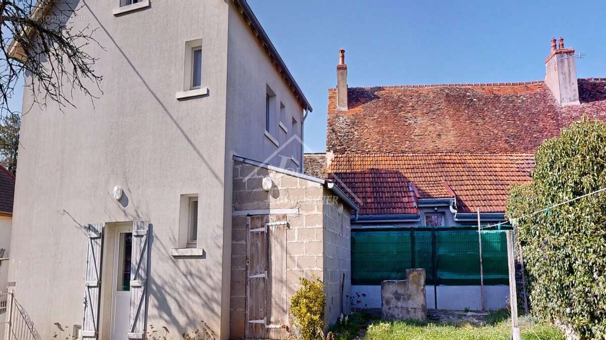 Maison à BOURBON-L'ARCHAMBAULT