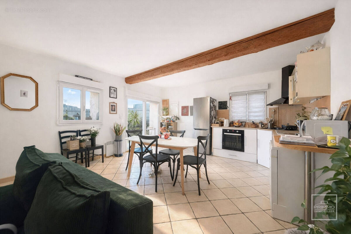 Appartement à CHASSELAY