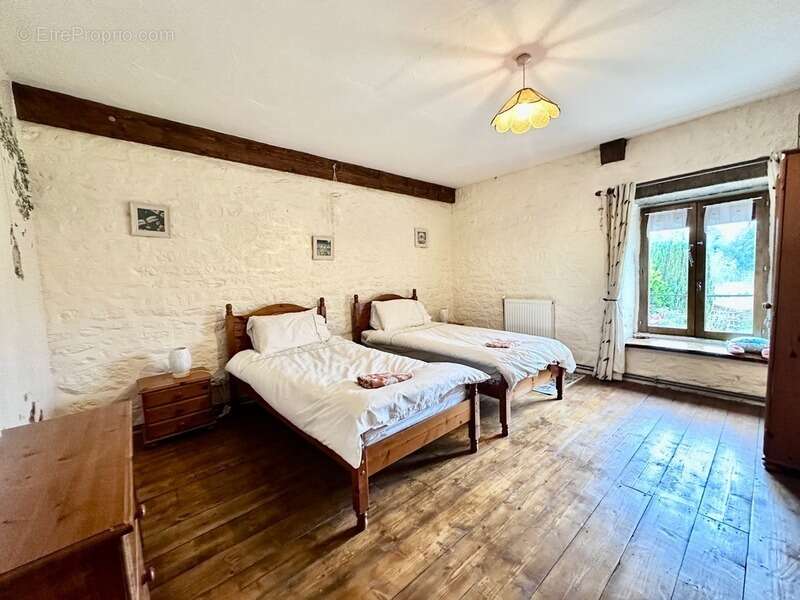 Maison en pierre de 244 m2 habitables avec chambres d'hôtes et 8500 m2 terrain à vendre CHAMP DU BOULT (14) - photo 15