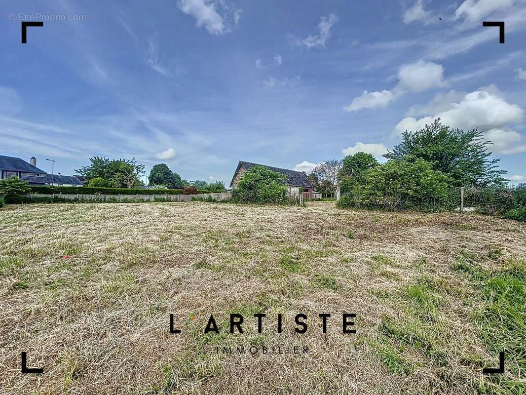 Terrain à LA LONDE