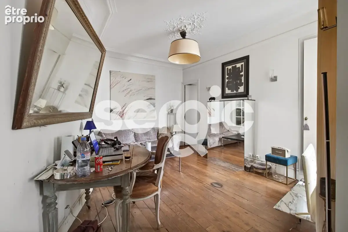 Rue Saulnier, Paris 9ème, 3 pièce(s) 65m2 + "Chambre de bonne" de 4m² + Cave - photo 4