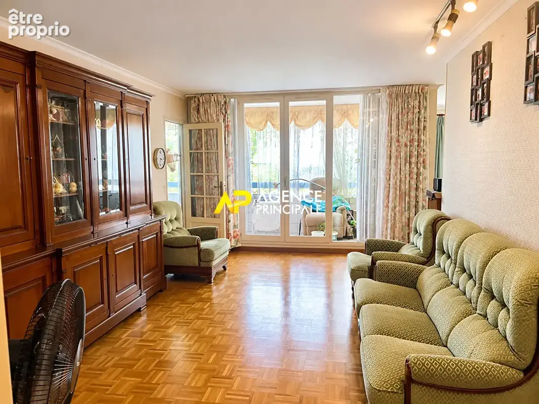 Appartement à SARTROUVILLE