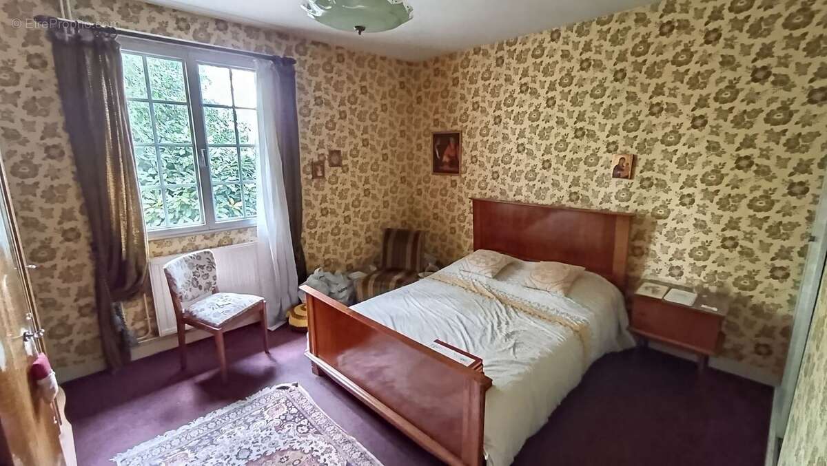 Maison à CONDE-SUR-VIRE