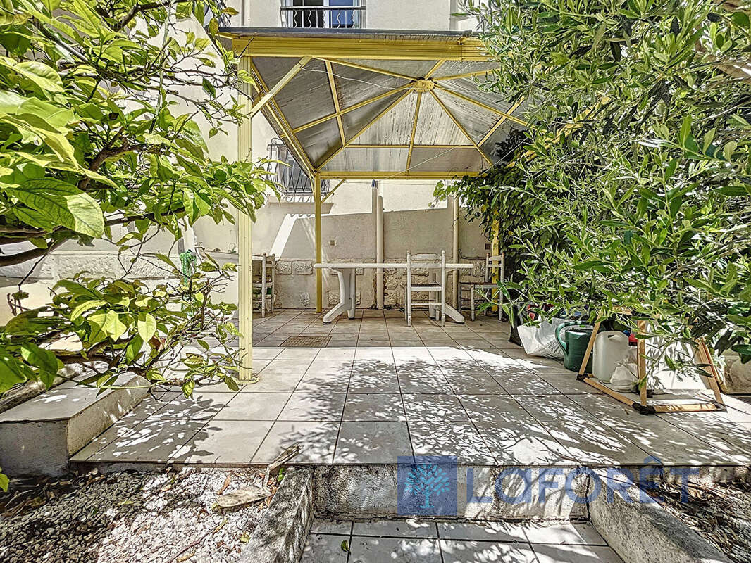 Appartement à SIX-FOURS-LES-PLAGES