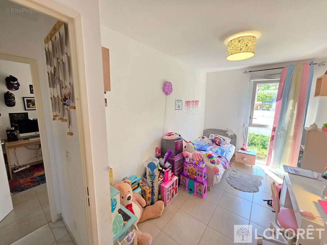 Appartement à CARROS
