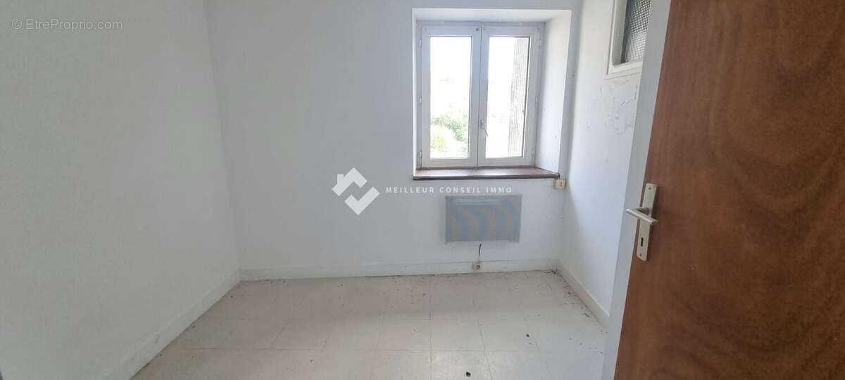 Maison 87 m² à Plounevez-Moedec  - photo 7