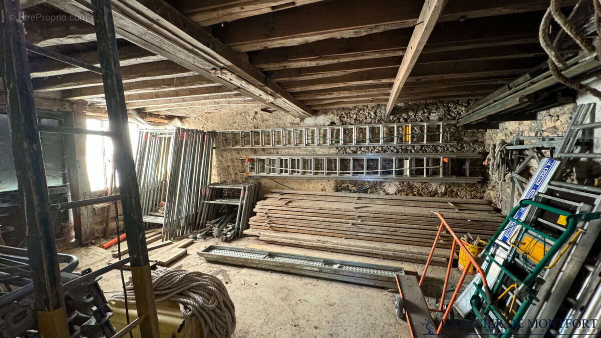 Locaux d'activités de 235 m2 - photo 5