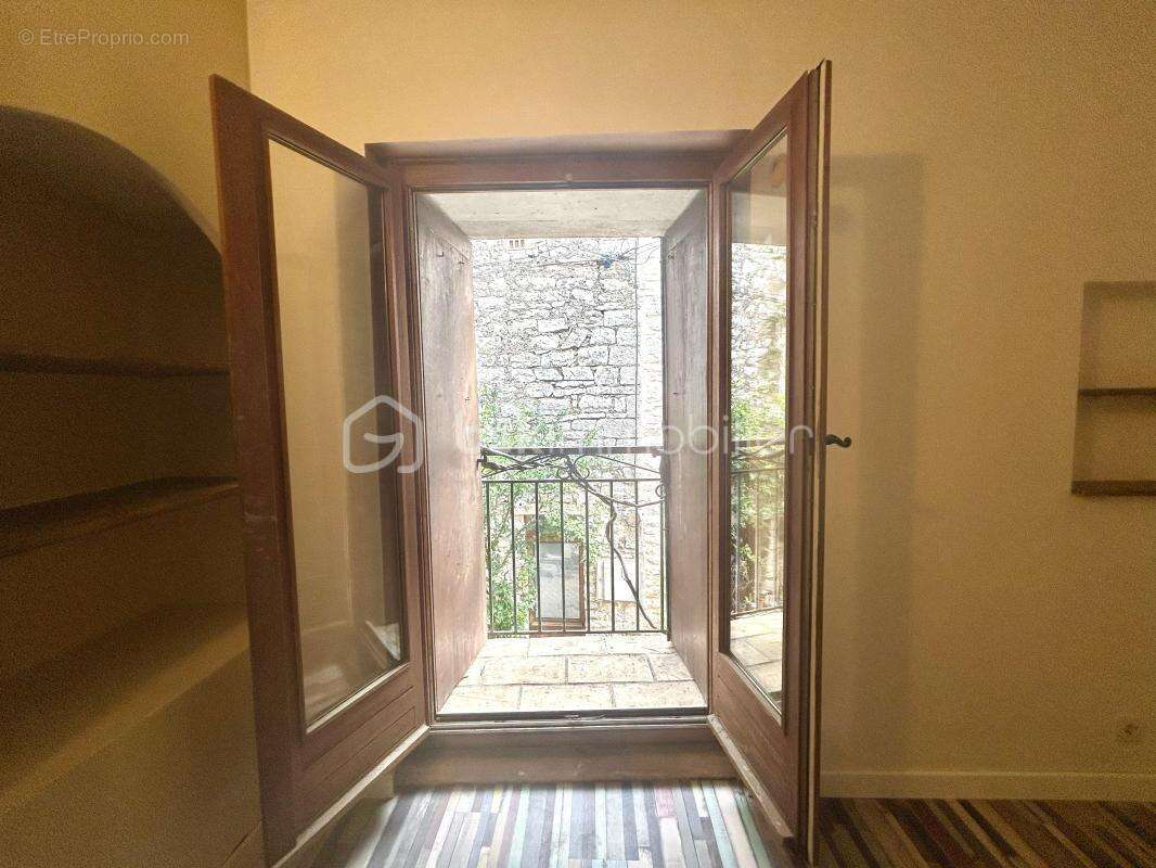 Maison à VIOLS-LE-FORT