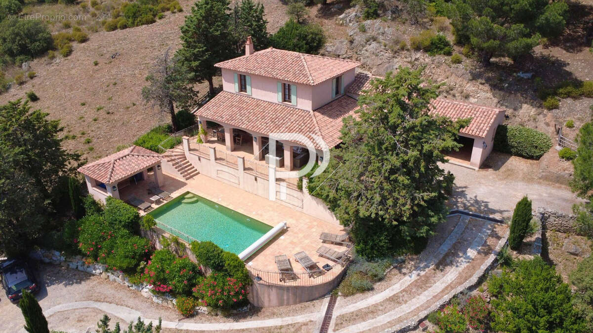 Maison à PLAN-DE-LA-TOUR