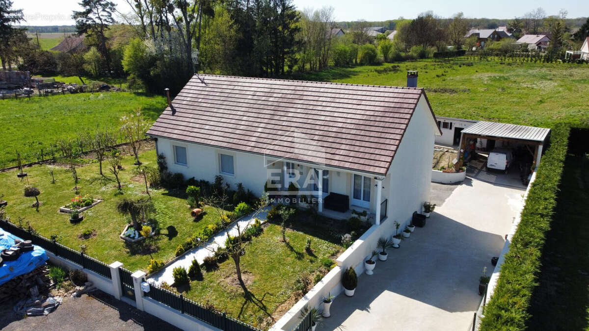 Maison à LE DESCHAUX