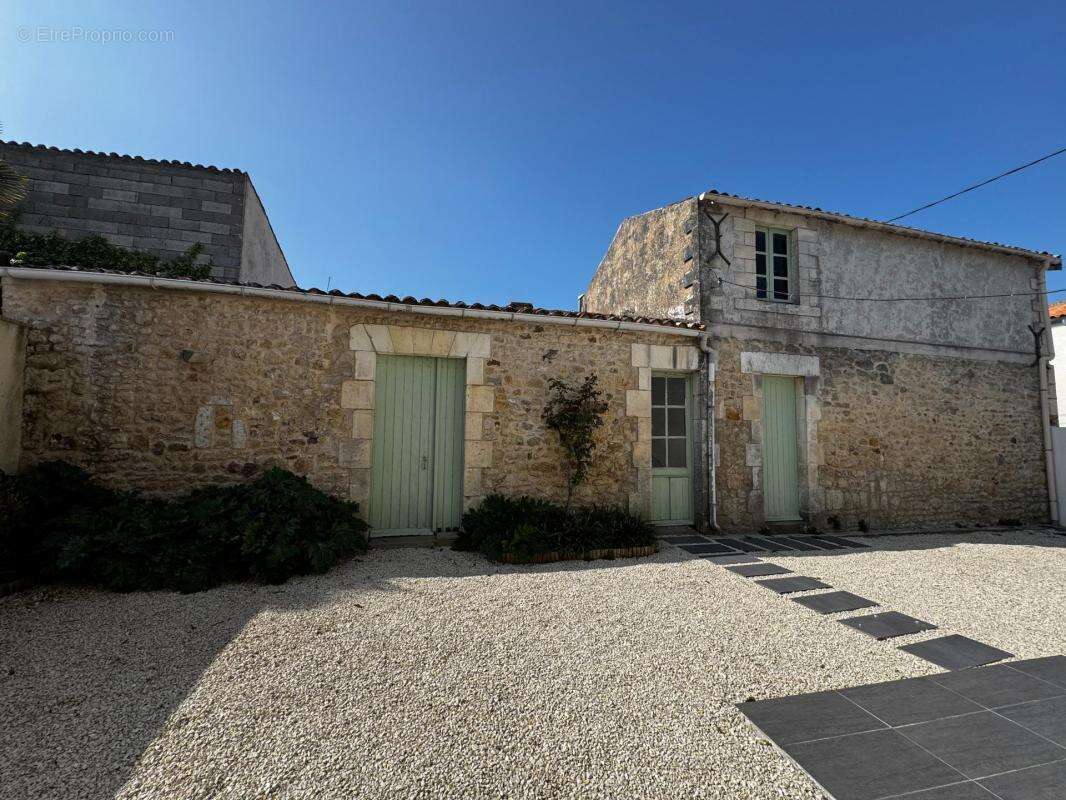Maison à BOURCEFRANC-LE-CHAPUS