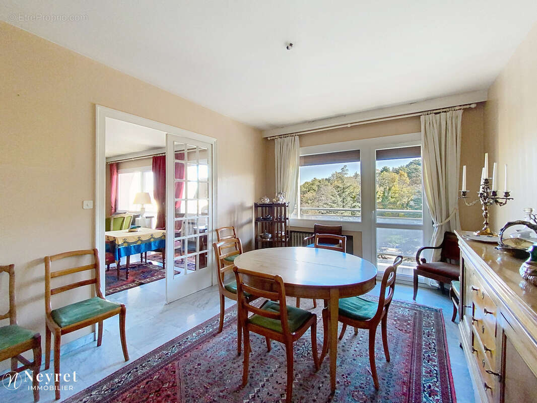 Appartement à SAINT-ETIENNE