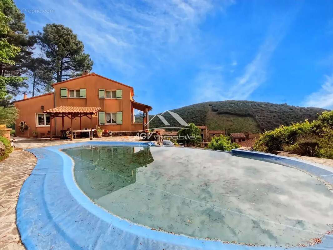 Maison à LES SALLES-DU-GARDON