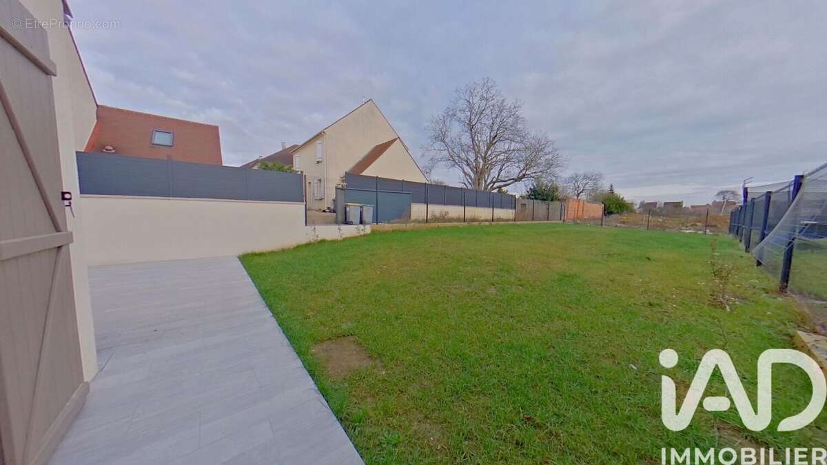 Photo 3 - Maison à SAVIGNY-LE-TEMPLE