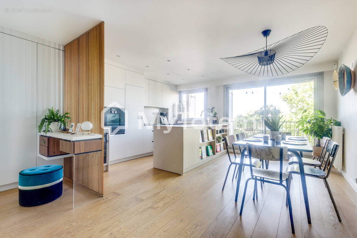 Appartement à PARIS-18E