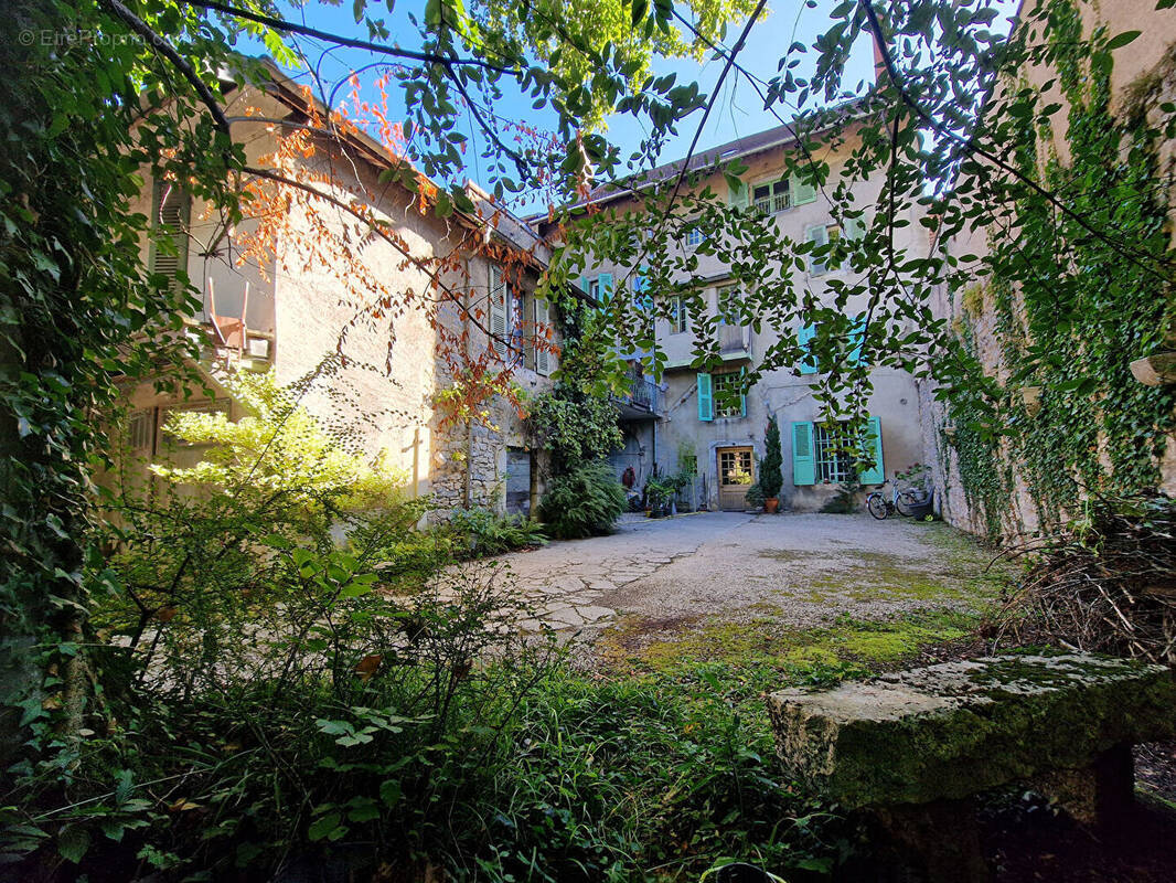 Maison à NANTUA