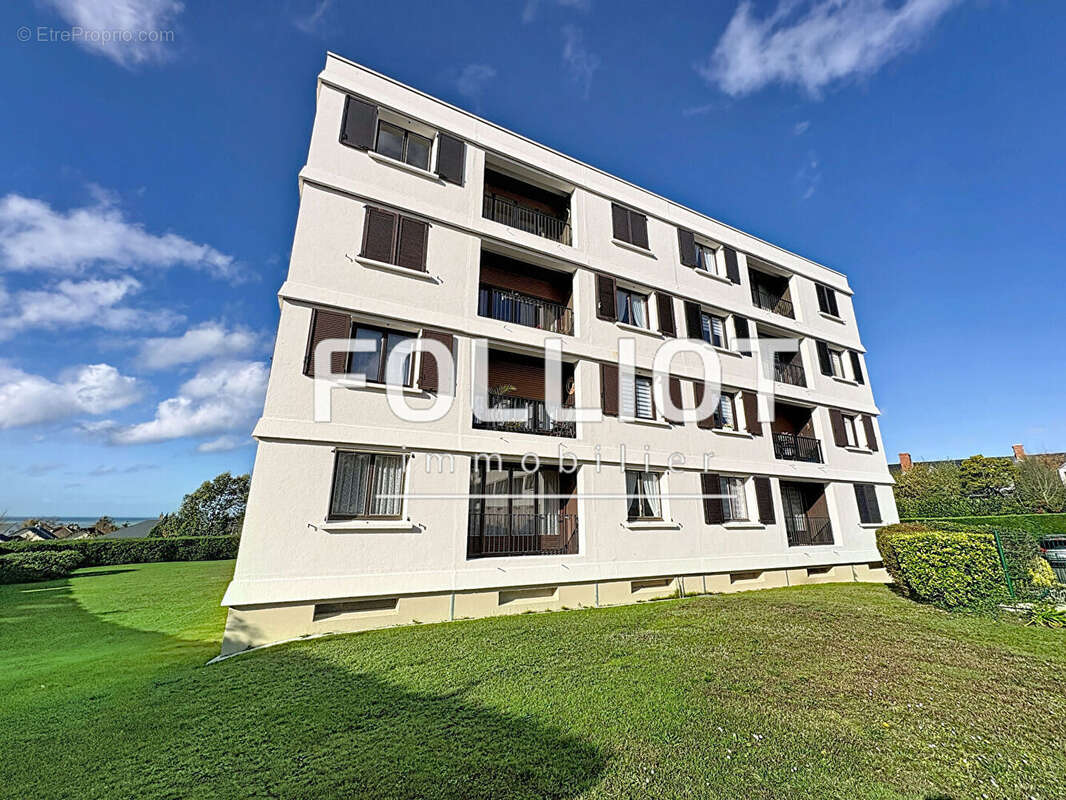 Appartement à DONVILLE-LES-BAINS