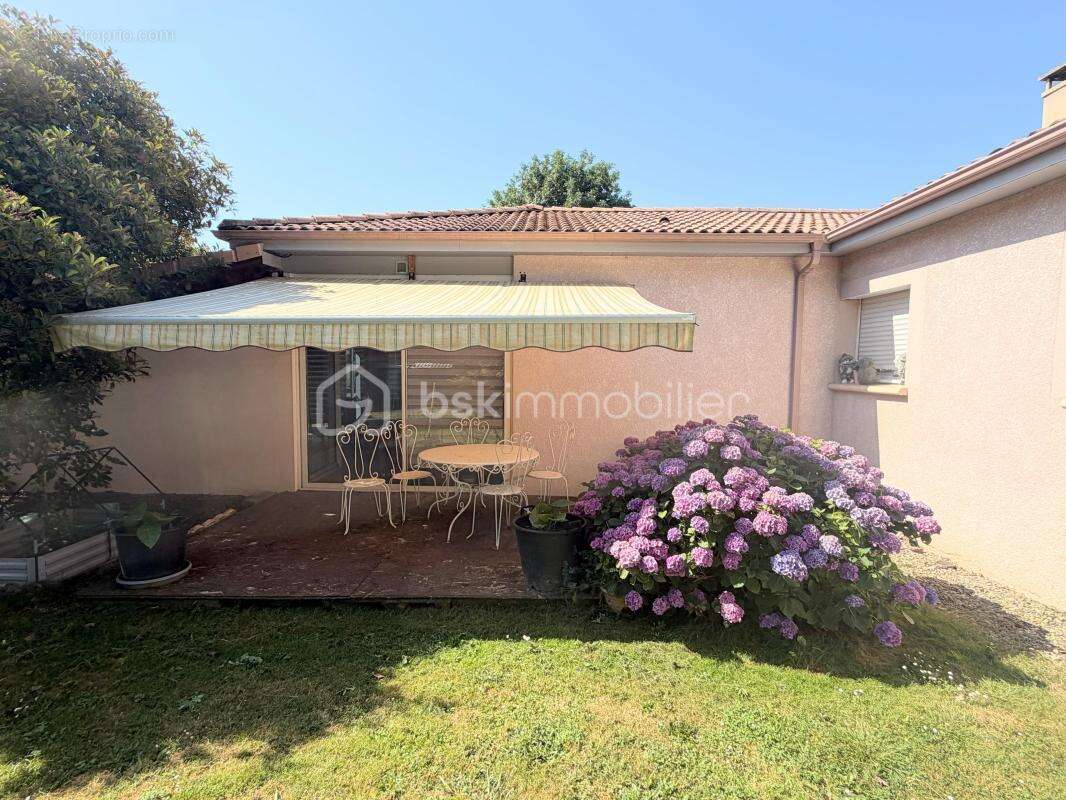 Propriété avec maison de plain-pied et son studio et son beau terrain de 3333 mètres avec piscine de 9X4 à l'abri des regards - photo 26