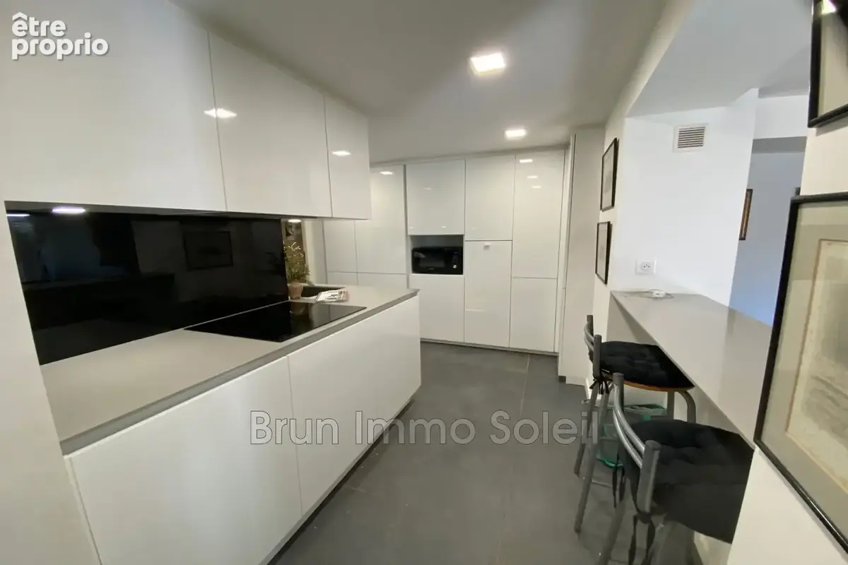 Maison 4 pièces 145 m² à vendre à Coursegoules (06140) - photo 4