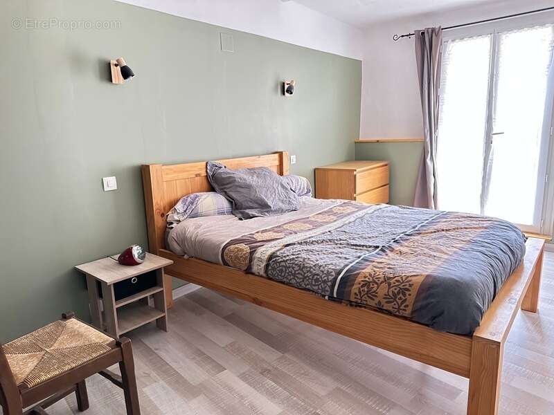 Maison de village, 5 pièces avec cour et garage VINON SUR VERDON (83) - photo 12