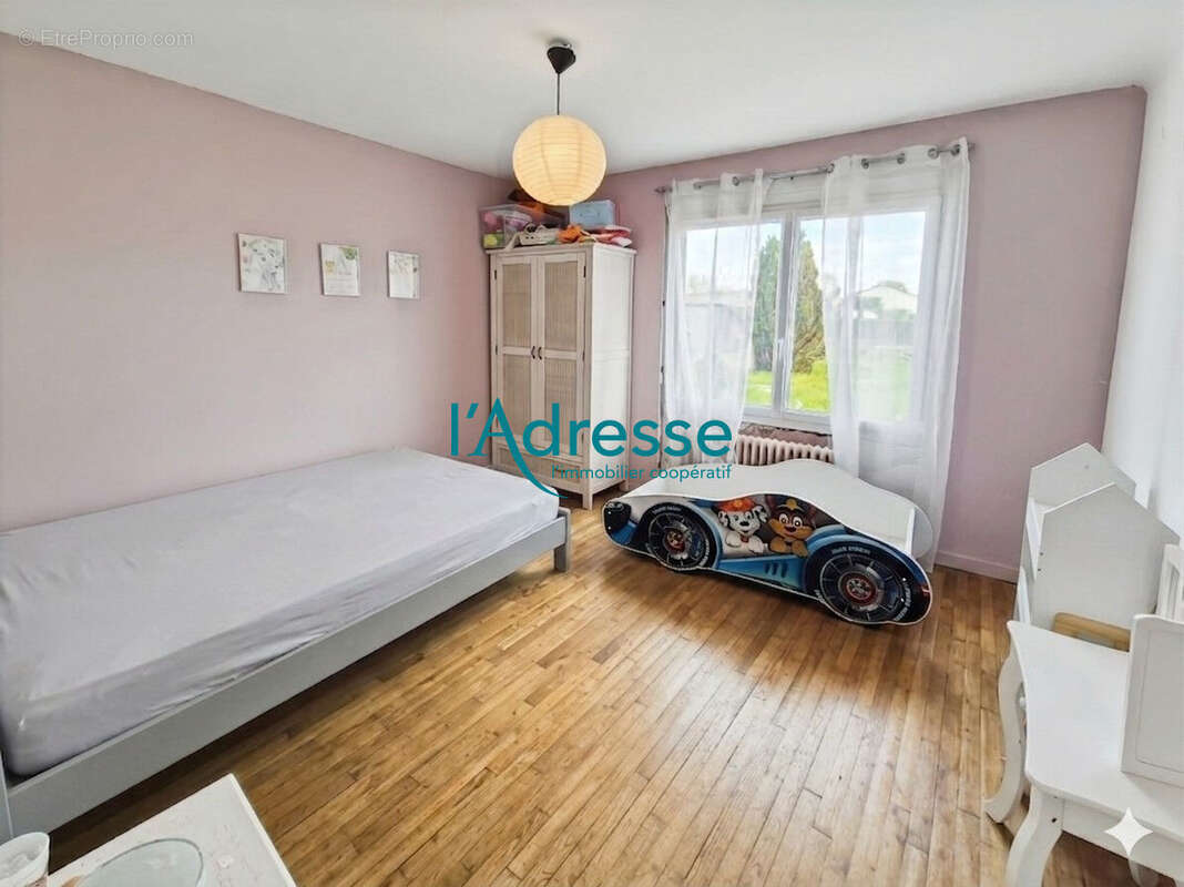 Maison à MONTREVAULT