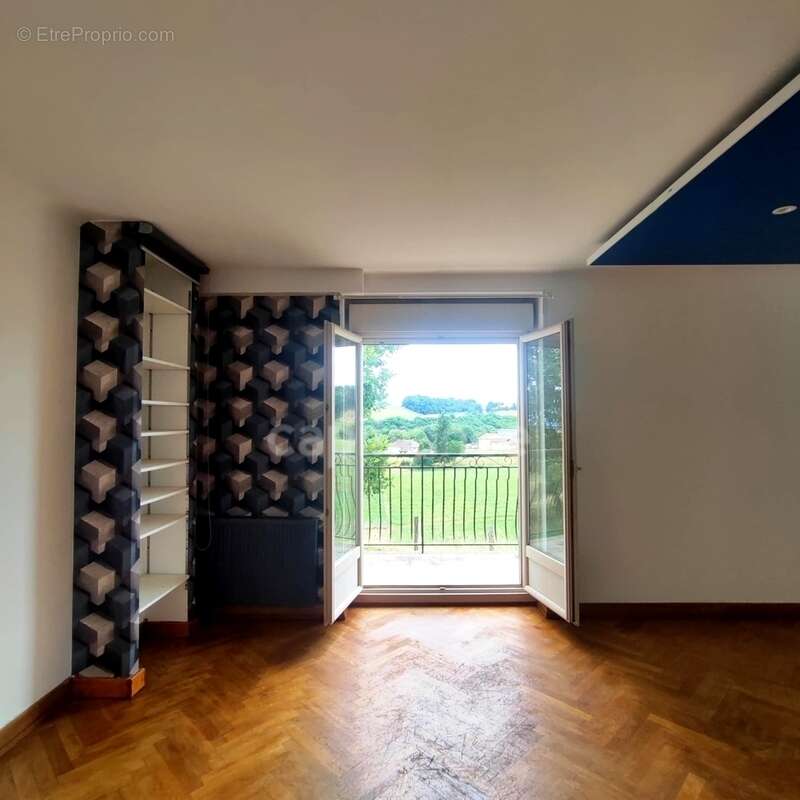 Maison à LA BATIE-DIVISIN