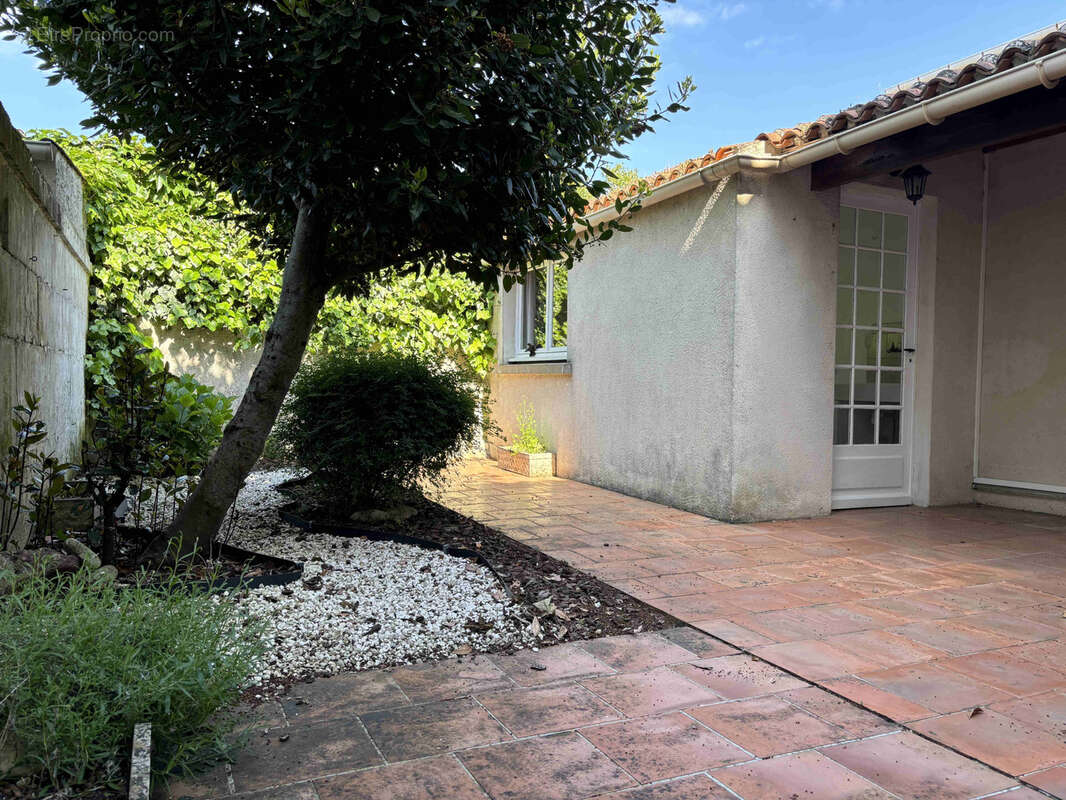 Maison à SAINTES