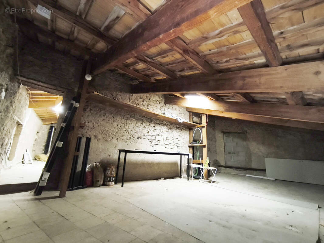 Maison à CHUSCLAN