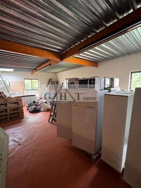 Entrepôt bureaux de 1000 m² à vendre à Santeny - photo 4