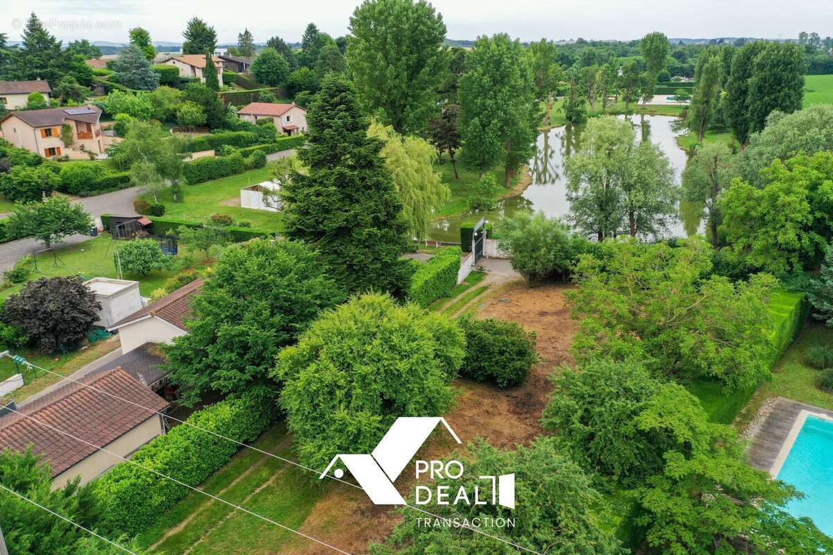 Terrain à VILLETTE-D&#039;ANTHON