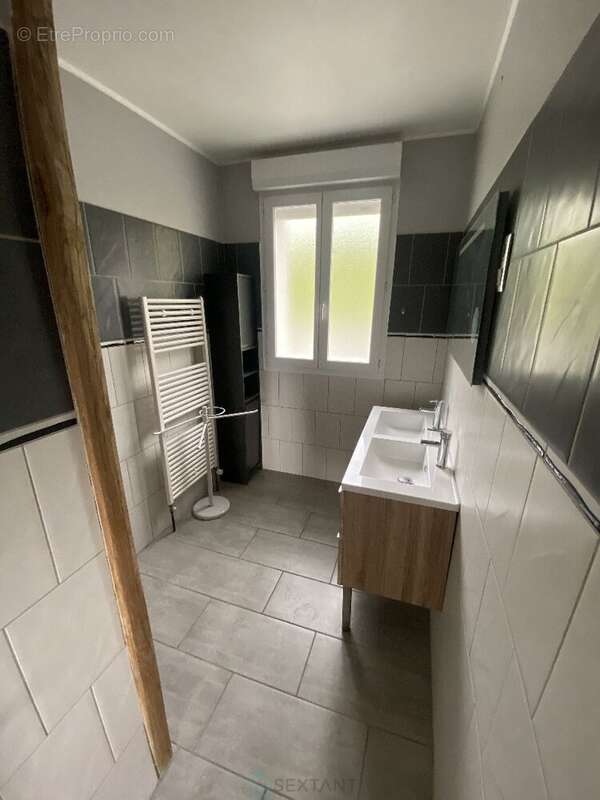 Sympathique maison de 85m2 sur Garage et Buanderie avec beau terrin de 800m2 piscinable - photo 8