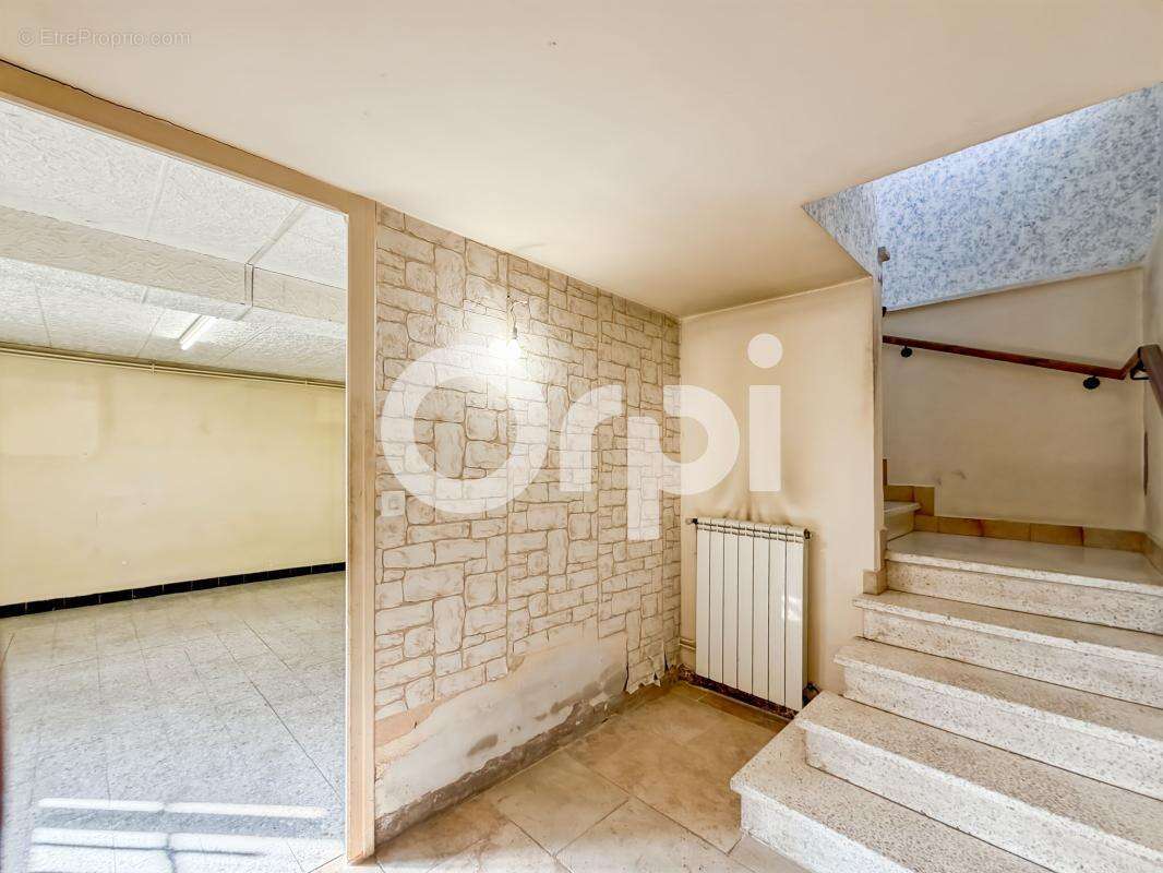 Maison à RUOMS