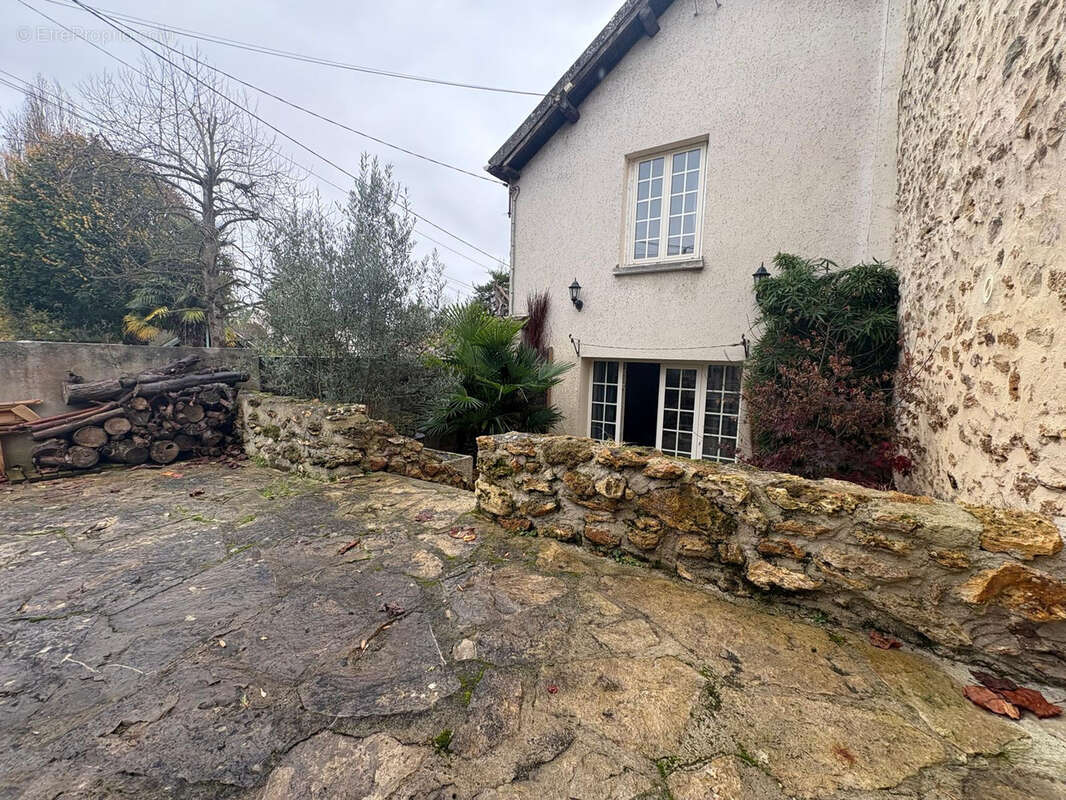 Maison à BERNAY-VILBERT