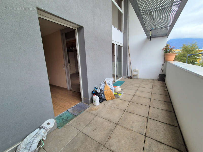 Appartement Duplex Dernier étage T4/T5 Grenoble Jean Perrot avec vue montagne et Terrasse - photo 10