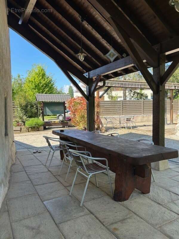 Commerce à DIVONNE-LES-BAINS