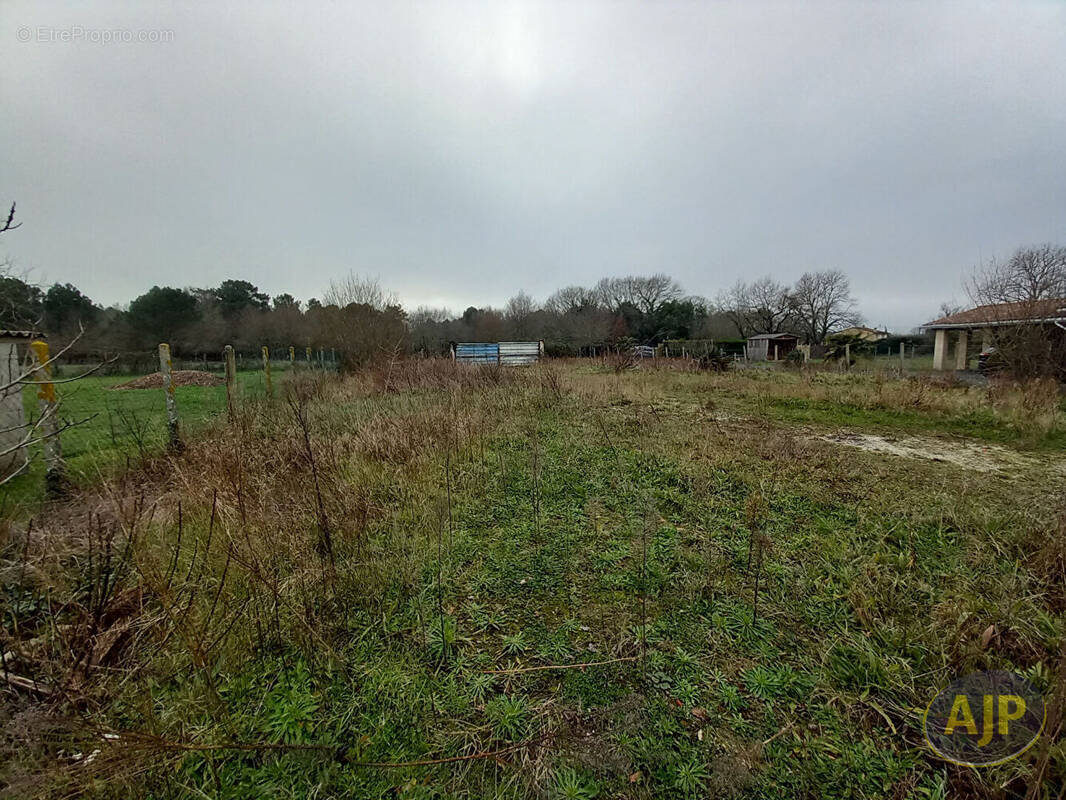 Terrain à LESPARRE-MEDOC