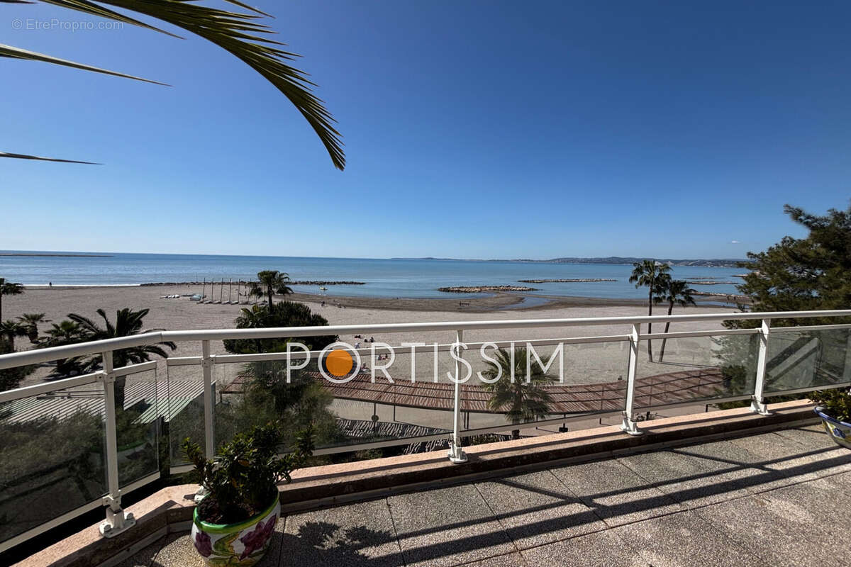 Appartement à SAINT-LAURENT-DU-VAR
