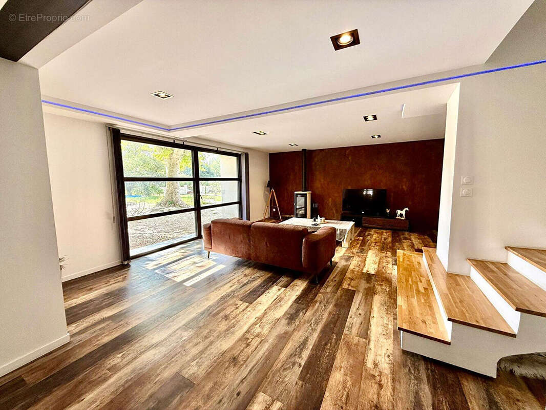 Maison à L'ISLE-SUR-LA-SORGUE